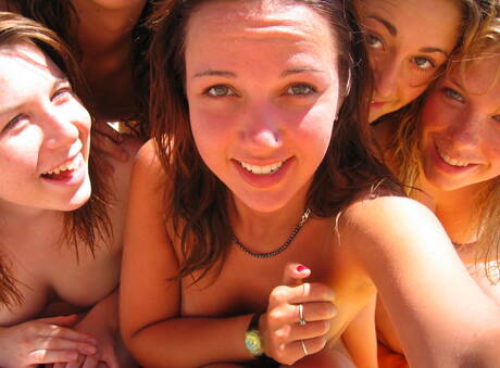 Showcase Amatuers  pleased to share with you a free photo gallery with lovable girl in sucking on cock scene