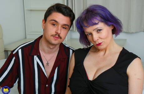 Mature NL invite you to explore a free photos with young girl in xxx porn scene