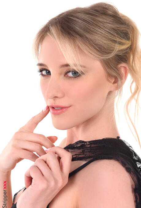 iStripper invite you to explore free pictures featuring Melody Marks xxx gallery 32234