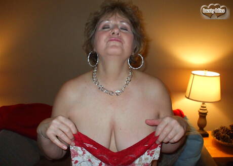 TAC Amateurs invite you to explore xxx pictures with Busty Bliss showing sexy body